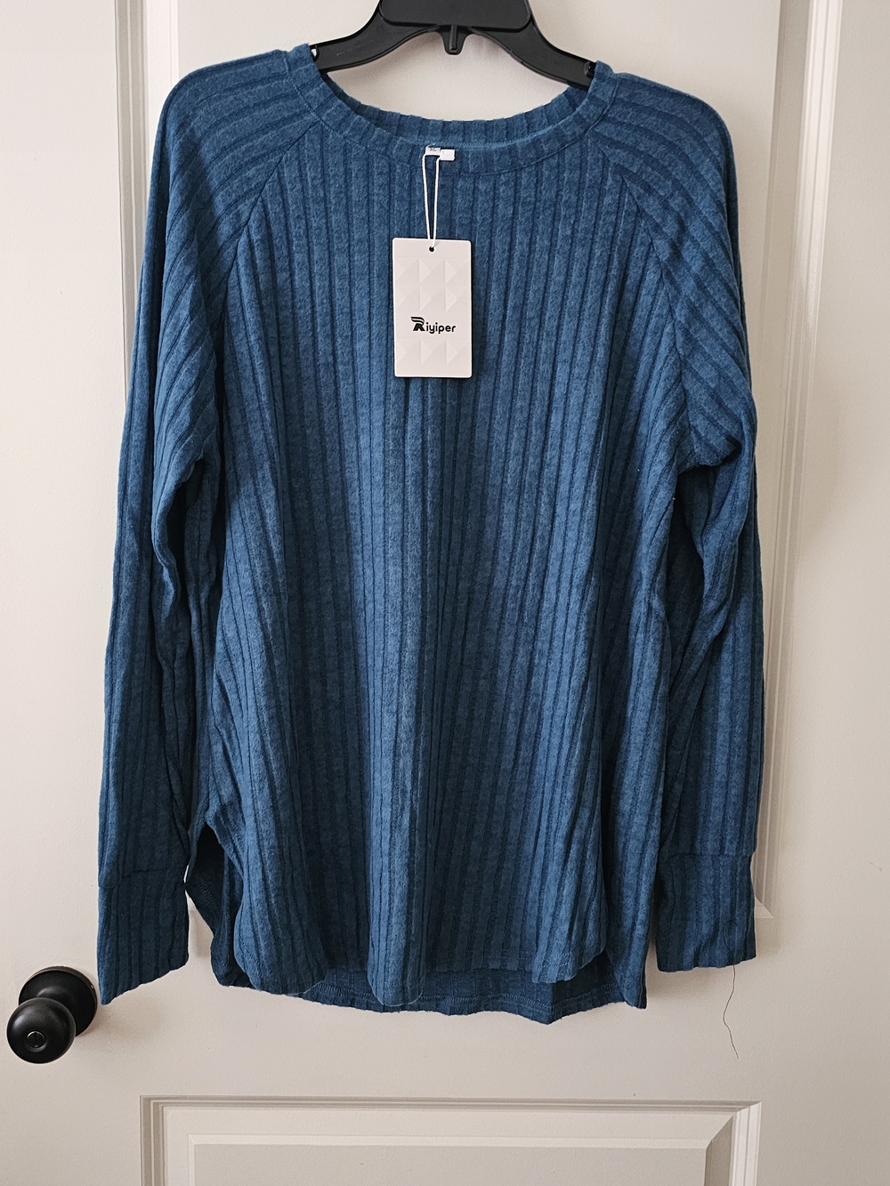 Riyiper Ribbed Long-Sleeve Tunic With Thumb Hole in Teal Blue